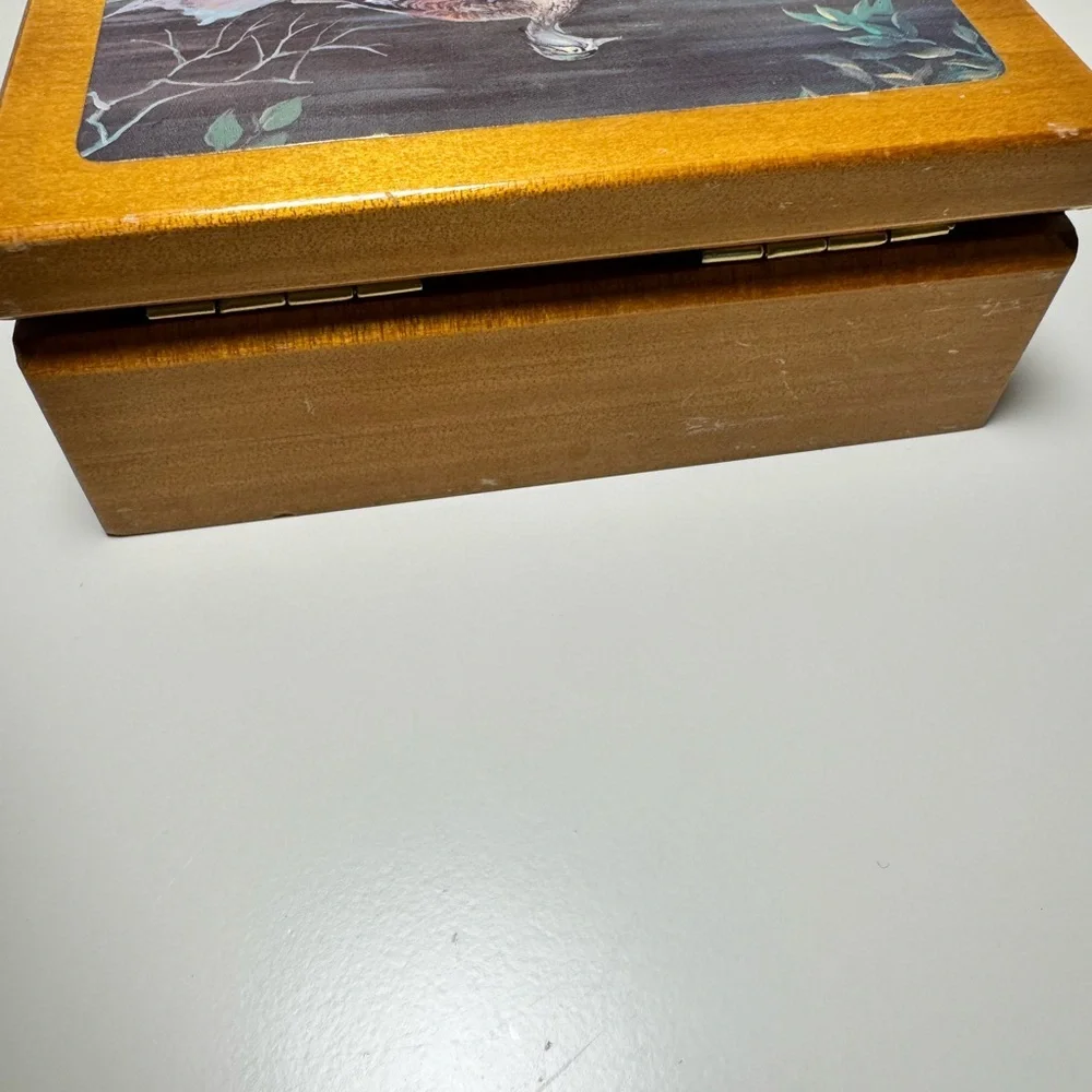 Wooden Box‎ with Duck Artwork